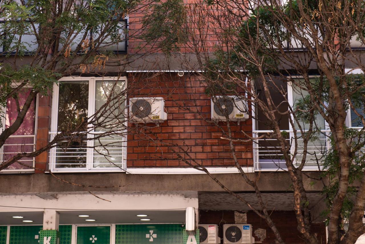 Turist Apartment Ni Buitenkant foto