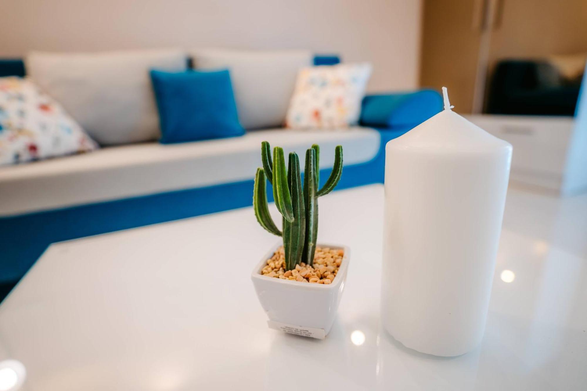 Turist Apartment Ni Buitenkant foto
