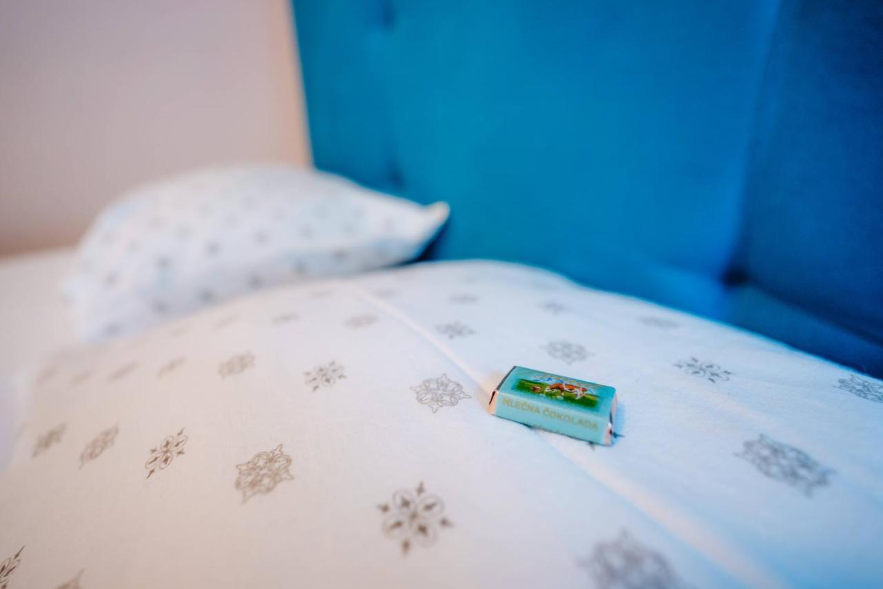 Turist Apartment Ni Buitenkant foto